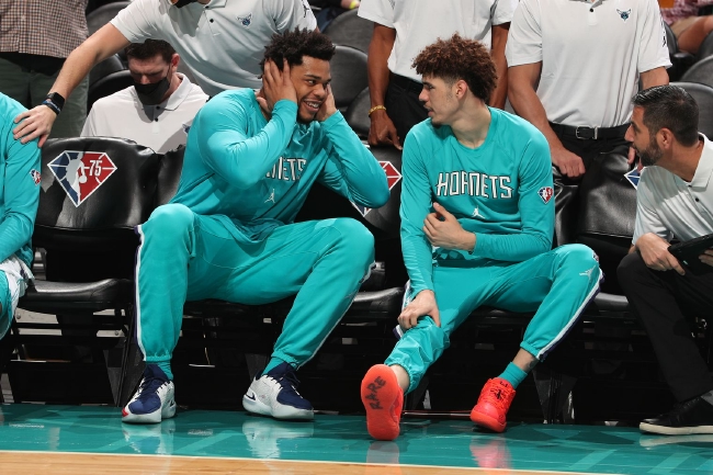 一个乒乓球 一个乒乓球