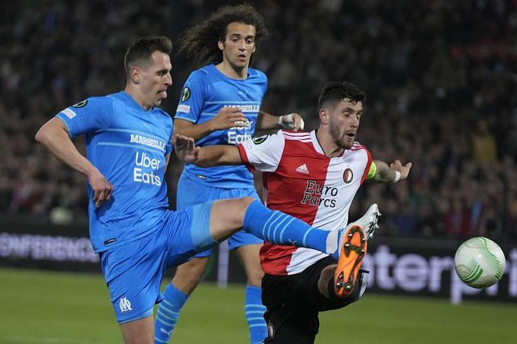 比赛在场内 比赛在场内