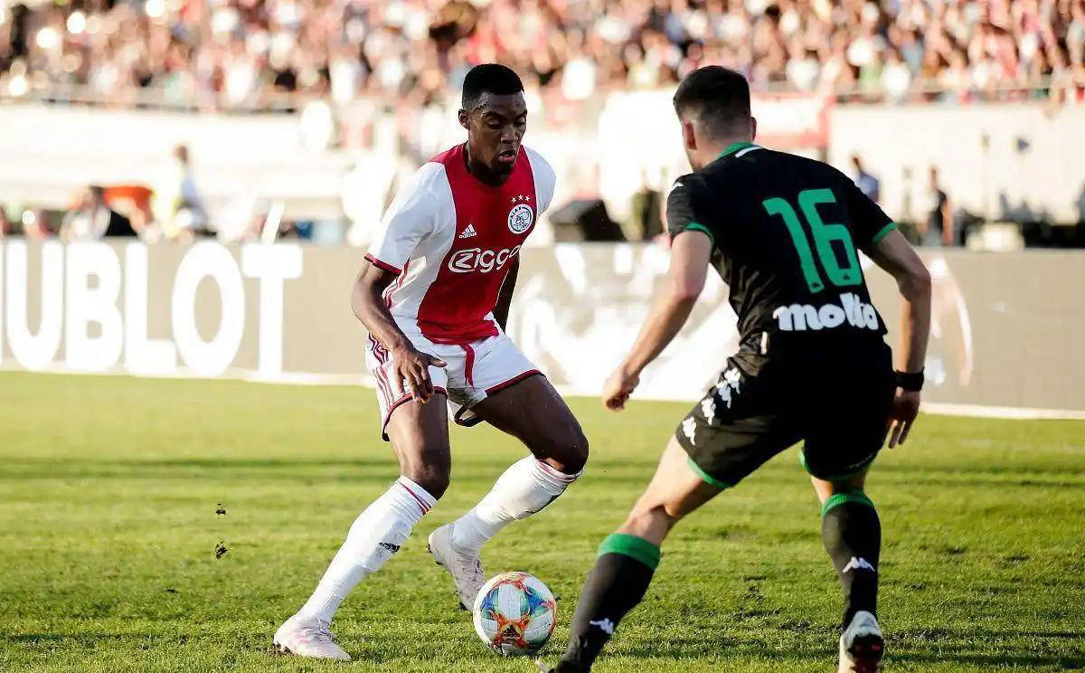 关注官方直 关注官方直